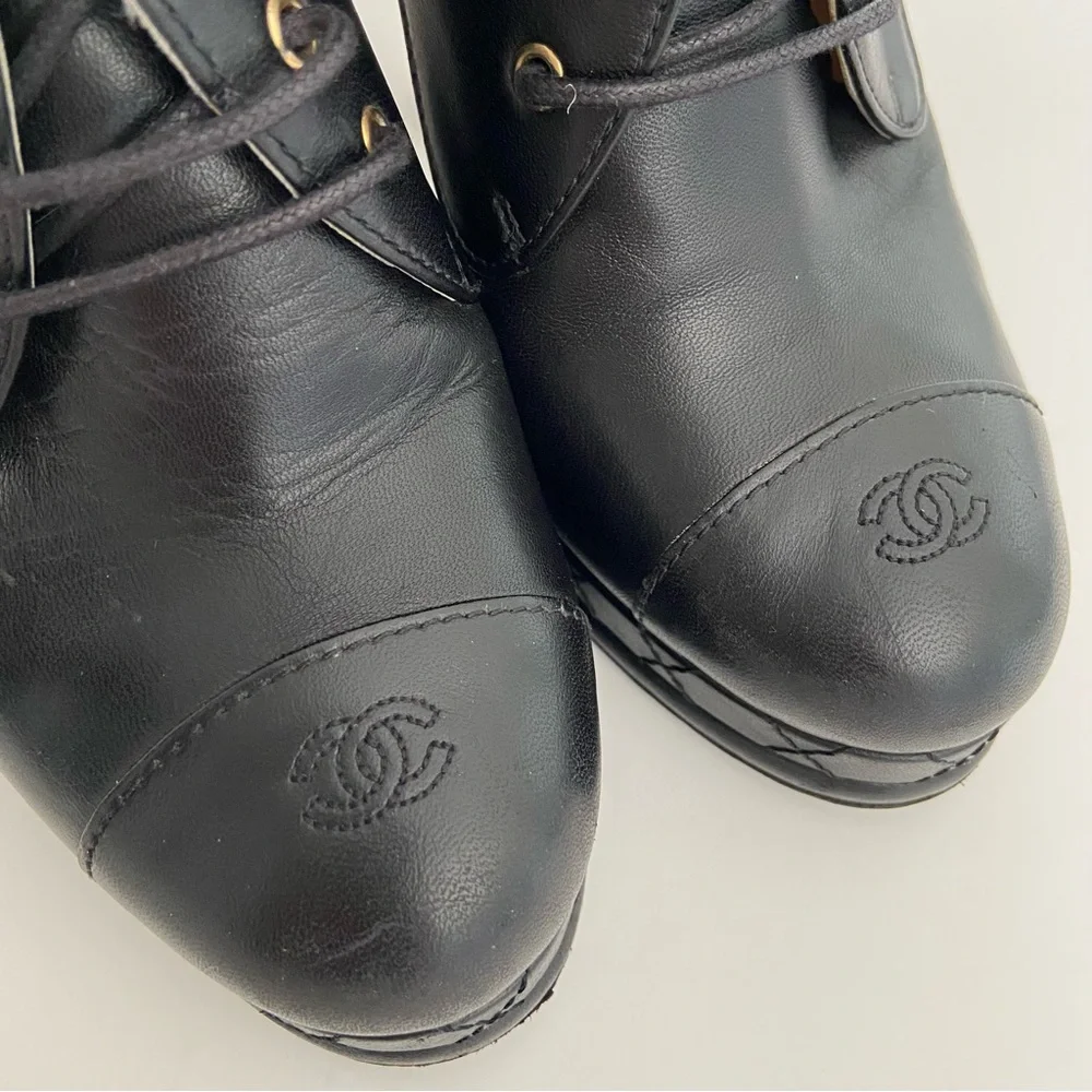 Chanel Black Leather CC Cap Toe Lace Up Platform Ankle Boots - Picture 8 of 16